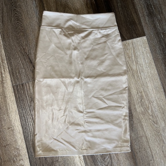 🌼FOR BUNDLE ONLY🌼Laundry by Shelli Segal Vegan Leather Skirt - Picture 5 of 11